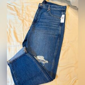 BNWT GAP Crop Mom Jean
